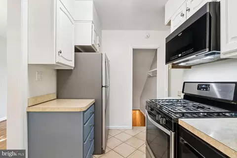 Entry Way - 11917 Centerhill St, Silver Spring, MD 20902 photo 1 of 2