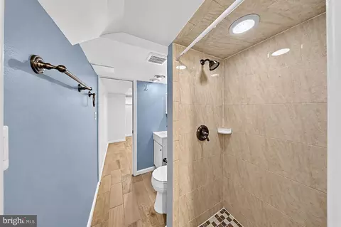Bath - 2712 Newton St, Silver Spring, MD 20902 photo 2 of 3