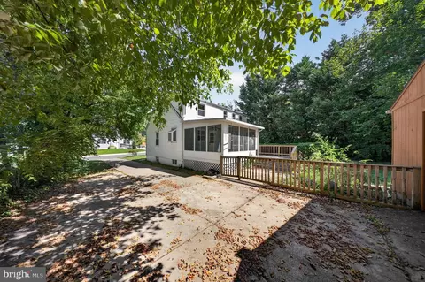 Exterior - 2712 Newton St, Silver Spring, MD 20902 photo 9 of 12