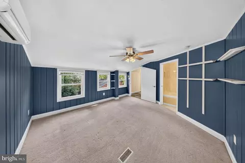 Entry Way - 2712 Newton St, Silver Spring, MD 20902 photo 8 of 11