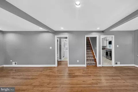 Entry Way - 2712 Newton St, Silver Spring, MD 20902 photo 2 of 11