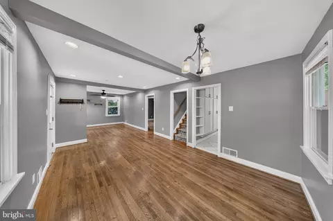 Entry Way - 2712 Newton St, Silver Spring, MD 20902 photo 1 of 11
