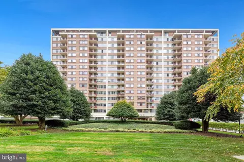 Exterior - 1220 Blair Mill Rd #106, Silver Spring, MD 20910 photo 2 of 4