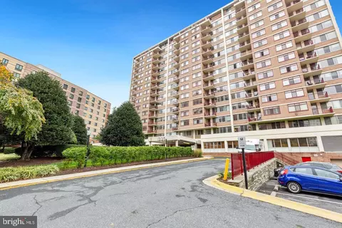 Exterior - 1220 Blair Mill Rd #106, Silver Spring, MD 20910 photo 4 of 4