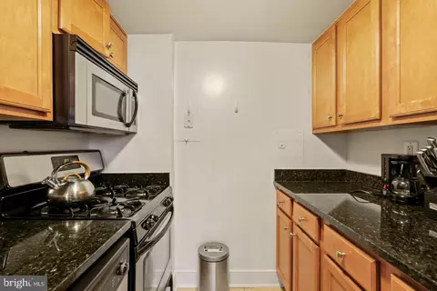 Kitchen - 1220 Blair Mill Rd #106, Silver Spring, MD 20910 photo 3 of 4