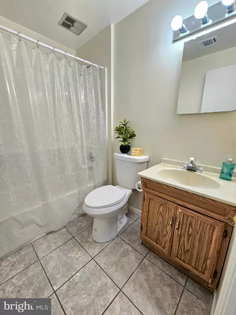 Bath - 19 Casino Ct, Silver Spring, MD 20906 photo 4 of 4