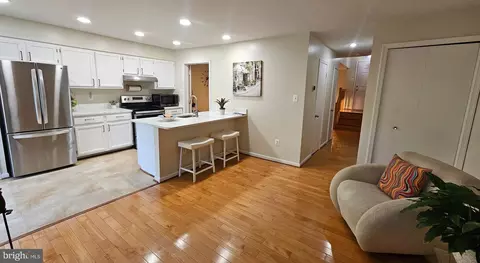 Entry Way - 19 Casino Ct, Silver Spring, MD 20906 photo 2 of 2