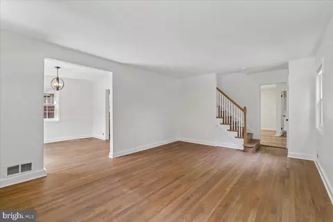 Living - 1623 Belvedere Blvd, Silver Spring, MD 20902 photo 8 of 13