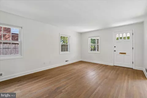 Living - 1623 Belvedere Blvd, Silver Spring, MD 20902 photo 4 of 13