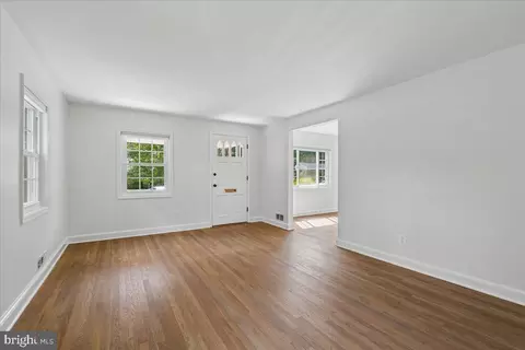 Living - 1623 Belvedere Blvd, Silver Spring, MD 20902 photo 7 of 13