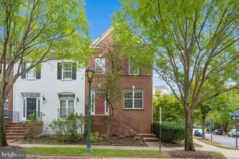 616 Garden View Sq, Rockville, MD 20850
