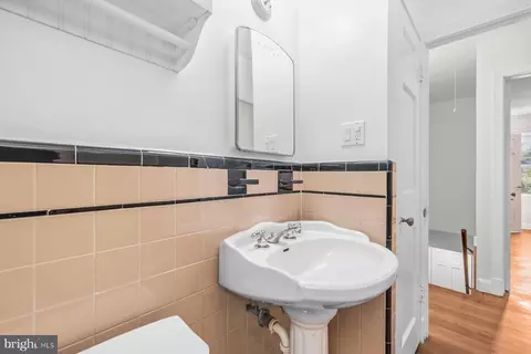 Bath - 415 Schuyler Rd, Silver Spring, MD 20910 photo 2 of 3