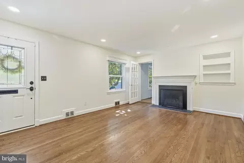 Living - 415 Schuyler Rd, Silver Spring, MD 20910 photo 3 of 4