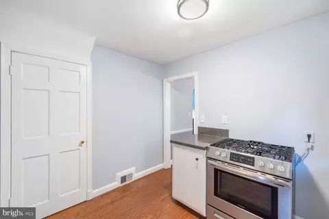 Entry Way - 415 Schuyler Rd, Silver Spring, MD 20910 photo 2 of 3