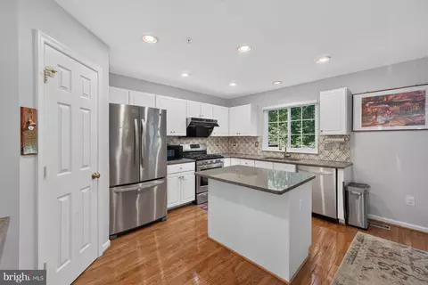 Kitchen - 15137 Deer Valley Ter, Silver Spring, MD 20906 photo 3 of 6