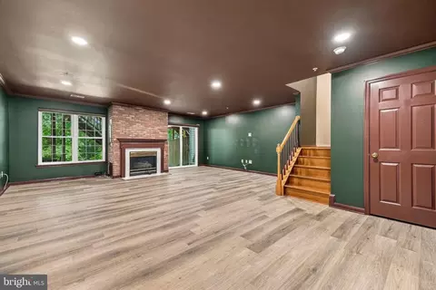 Living - 15137 Deer Valley Ter, Silver Spring, MD 20906 photo 6 of 8