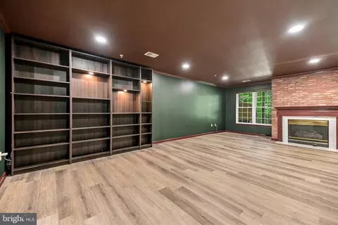 Living - 15137 Deer Valley Ter, Silver Spring, MD 20906 photo 7 of 8