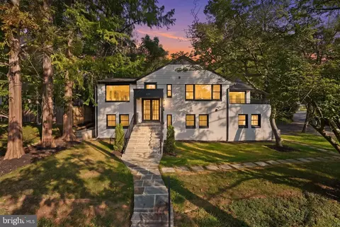 5213 Acacia Ave, Bethesda, MD 20814