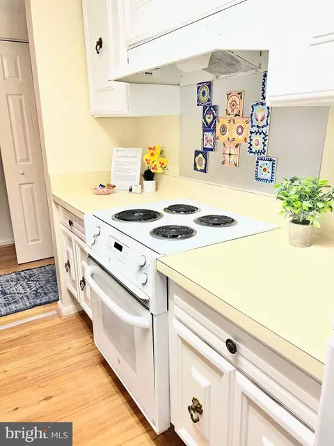 Kitchen - 3640 Gleneagles Dr #10-1B, Silver Spring, MD 20906 photo 3 of 5