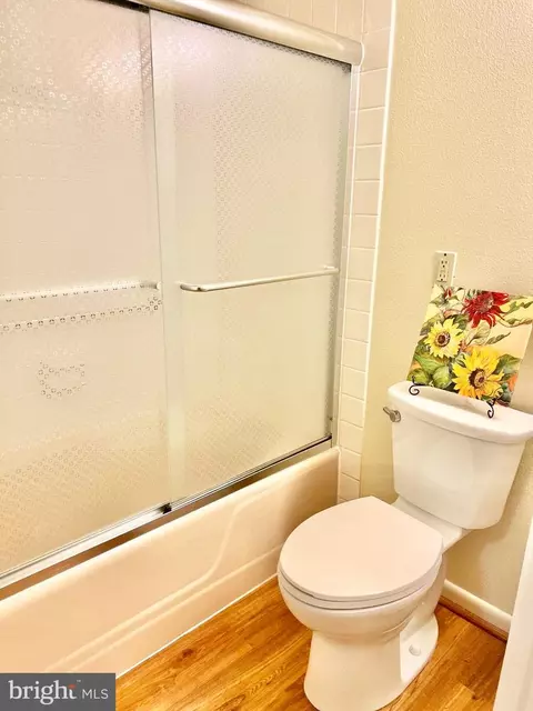 Bath - 3640 Gleneagles Dr #10-1B, Silver Spring, MD 20906 photo 2 of 2