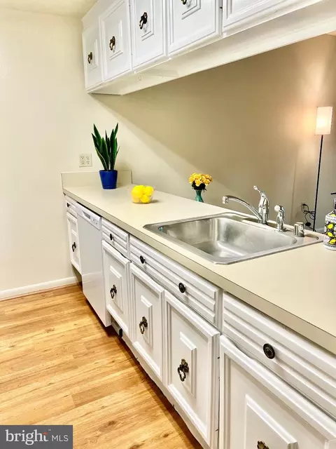 Kitchen - 3640 Gleneagles Dr #10-1B, Silver Spring, MD 20906 photo 4 of 5