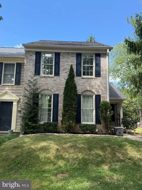 8527 Fountain Valley Dr, Montgomery Village, MD 20886