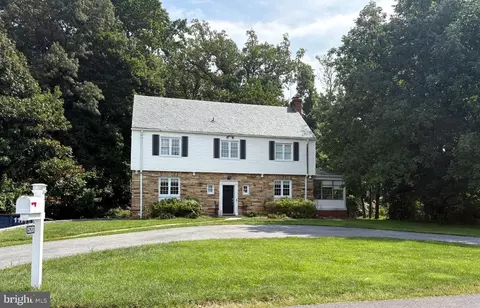 15201 Rosecroft Rd, Rockville, MD 20853