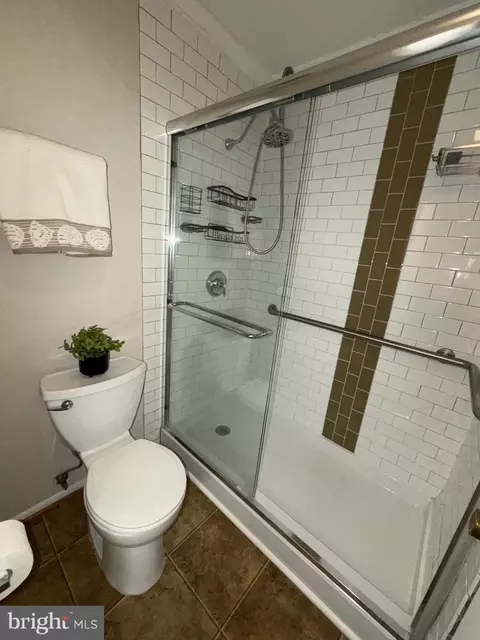 Bath - 15301 Wallbrook Ct #48-3F, Silver Spring, MD 20906 photo 1 of 1
