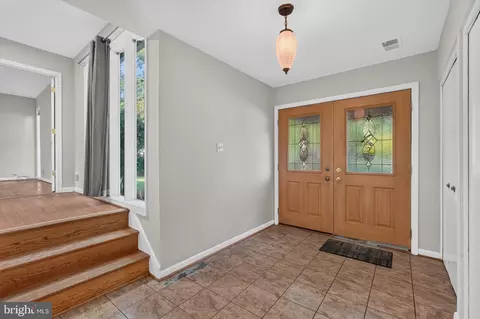 Entry Way - 405 Winterthur Ct, Silver Spring, MD 20904 photo 1 of 3
