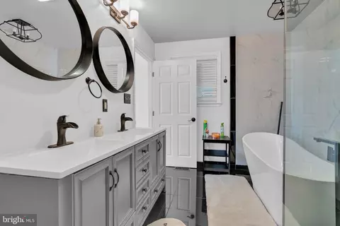Bath - 12328 Pretoria Dr, Silver Spring, MD 20904 photo 6 of 7