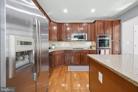 Kitchen - 1749 Chiswick Ct, Silver Spring, MD 20904 photo 5 of 9