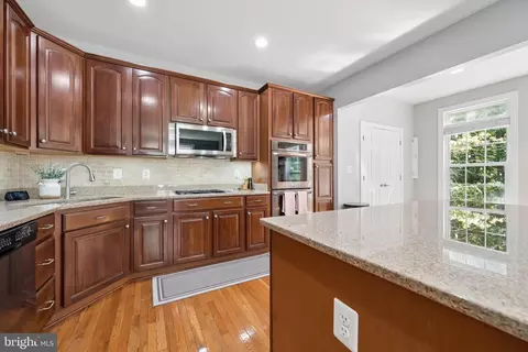 Kitchen - 1749 Chiswick Ct, Silver Spring, MD 20904 photo 6 of 9