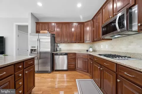 Kitchen - 1749 Chiswick Ct, Silver Spring, MD 20904 photo 8 of 9