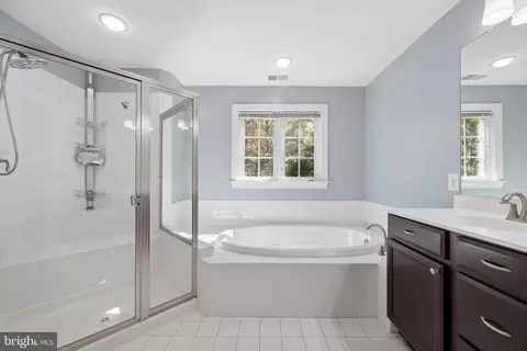 Bath - 1749 Chiswick Ct, Silver Spring, MD 20904 photo 5 of 8