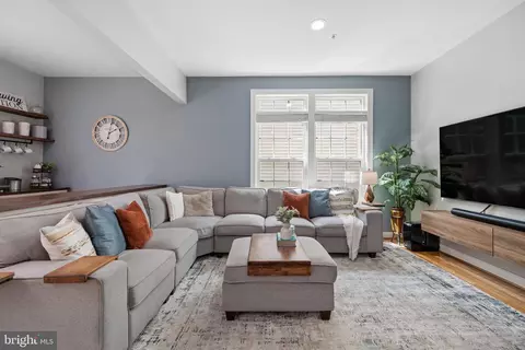 Living - 1749 Chiswick Ct, Silver Spring, MD 20904 photo 3 of 4