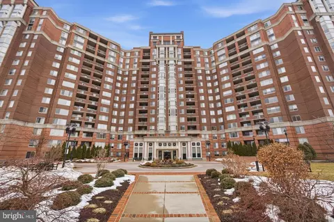 5809 Nicholson Ln #110, North Bethesda, MD 20852