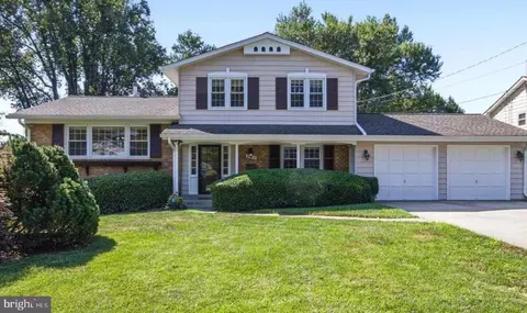 5502 Amesfield Ct, Rockville, MD 20853
