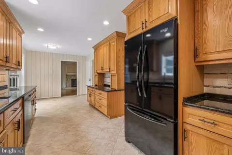 Kitchen - 21 Yeatman Ct, Silver Spring, MD 20902 photo 3 of 4