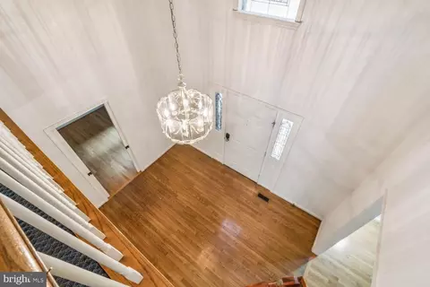 Entry Way - 21 Yeatman Ct, Silver Spring, MD 20902 photo 8 of 9