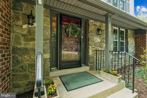 Exterior - 21 Yeatman Ct, Silver Spring, MD 20902 photo 2 of 11