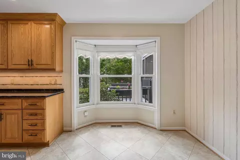 Entry Way - 21 Yeatman Ct, Silver Spring, MD 20902 photo 4 of 9