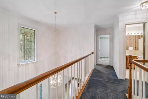 Entry Way - 21 Yeatman Ct, Silver Spring, MD 20902 photo 7 of 9