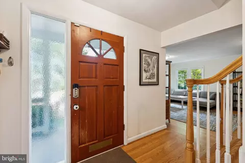 Entry Way - 1432 Crestridge Dr, Silver Spring, MD 20910 photo 1 of 1
