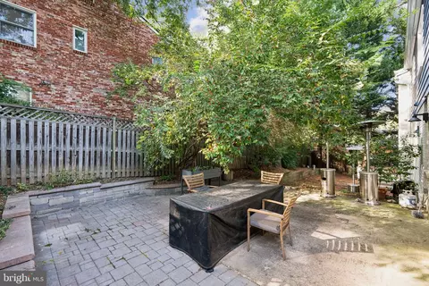 Exterior - 1432 Crestridge Dr, Silver Spring, MD 20910 photo 1 of 5
