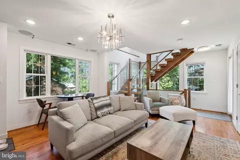Living - 1432 Crestridge Dr, Silver Spring, MD 20910 photo 1 of 5