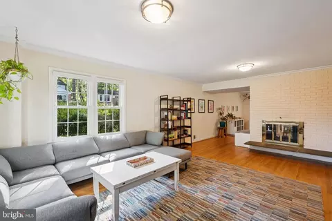 Living - 1432 Crestridge Dr, Silver Spring, MD 20910 photo 2 of 5