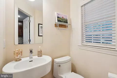 Bath - 1432 Crestridge Dr, Silver Spring, MD 20910 photo 1 of 5