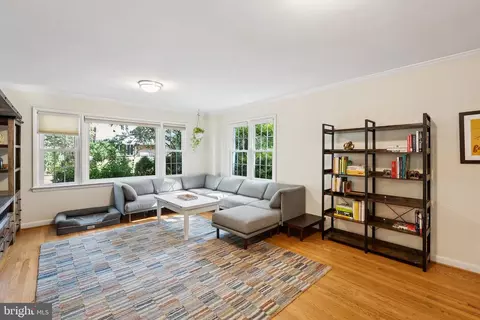 Living - 1432 Crestridge Dr, Silver Spring, MD 20910 photo 3 of 5