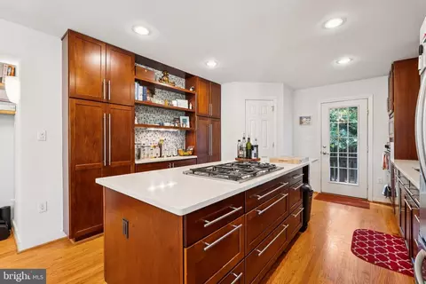 Kitchen - 1432 Crestridge Dr, Silver Spring, MD 20910 photo 2 of 7