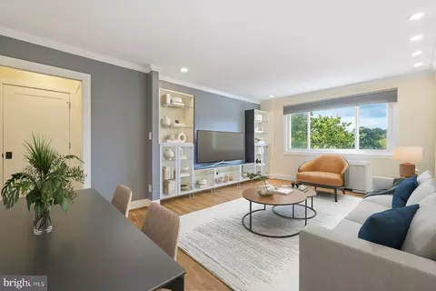 116 Lee Ave #408, Takoma Park, MD 20912